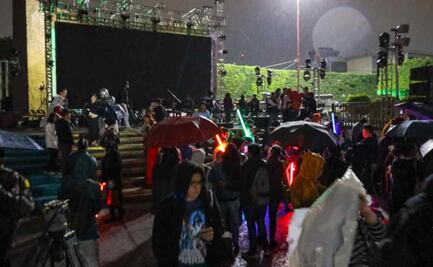 Pese a interrupción por lluvia, fans disfrutan de concierto sinfónico de Star Wars en Venustiano Carranza