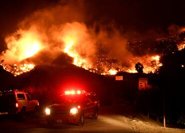 Incendios en California dejan un muerto y miles de personas evacuadas