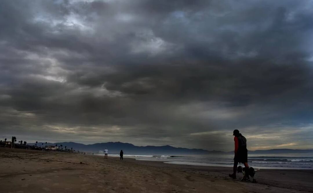 Se prevé oleaje de entre 6 y 8 metros de altura en las costas de Guerrero y el occidente de Oaxaca Foto: EFE Archivo/El Universal