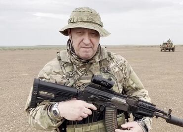 VIDEO: Avión con 10 personas a bordo se estrella cerca de Moscú; líder de Wagner entre los tripulantes