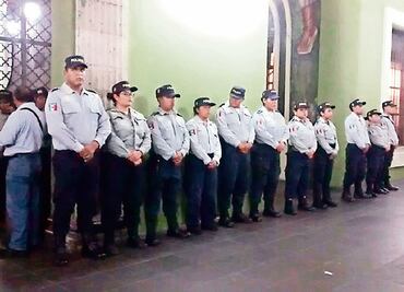 Desalojan a empresarios que exigen pagos