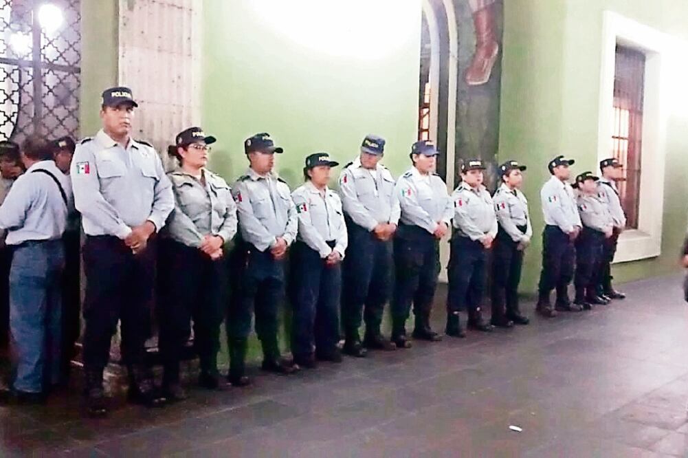 Agentes del Instituto de la Policía Auxiliar entraron a Palacio de Gobierno (ESPECIAL)