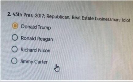 Profesor en EU causa polémica por "llamar idiota" al presidente Donald Trump