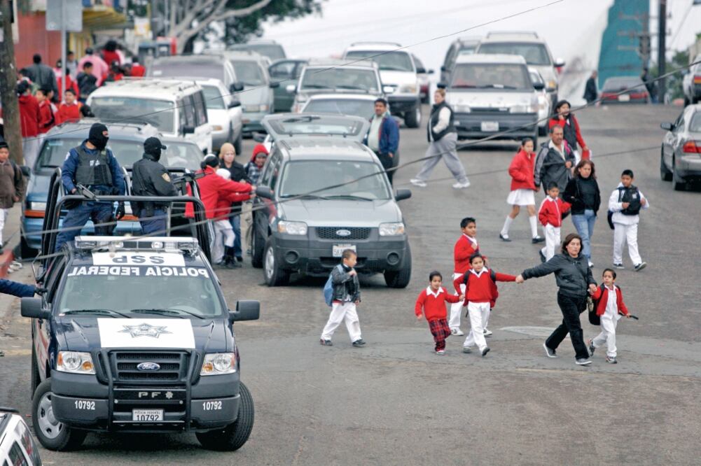 El A-7 fue detenido en uno de los cruceros más transitados de Tijuana, a bordo de un Grand Marquis 2003 blanco. (ARCHIVO EL UNIVERSAL)