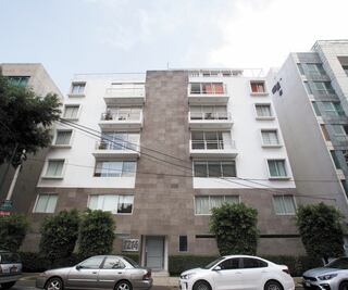Soto adquirió departamento en un edificio irregular