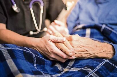 Revelan que un fármaco podría detener la progresión del párkinson, hasta en sus etapas más tardías 