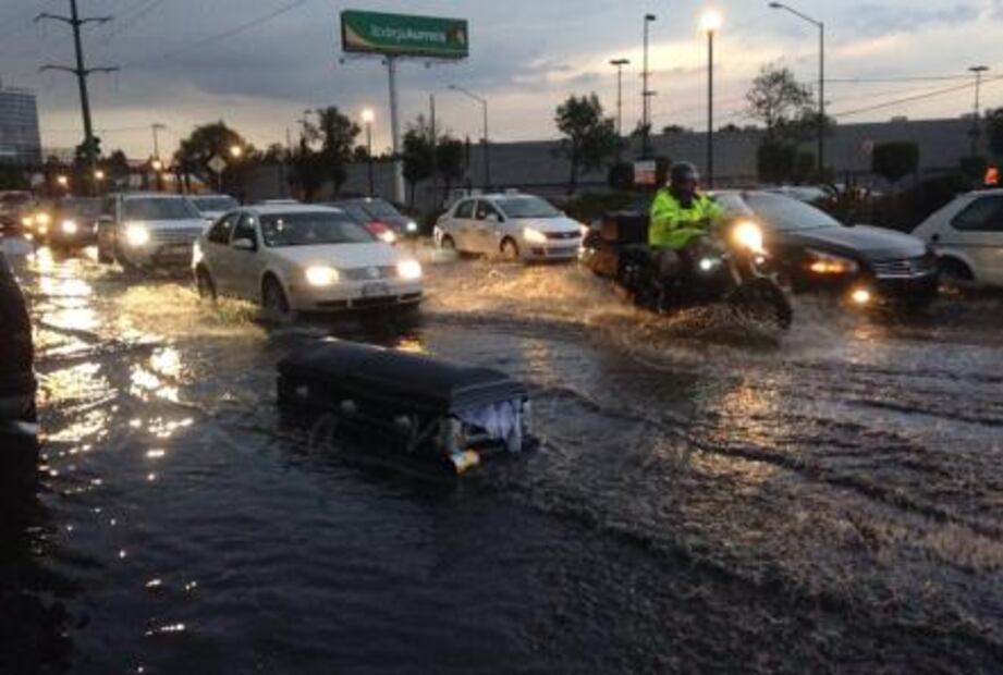 Lluvia deja encharcamientos en tres delegaciones