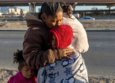 "La gente está desesperada": ciudad de El Paso "desbordada" de migrantes