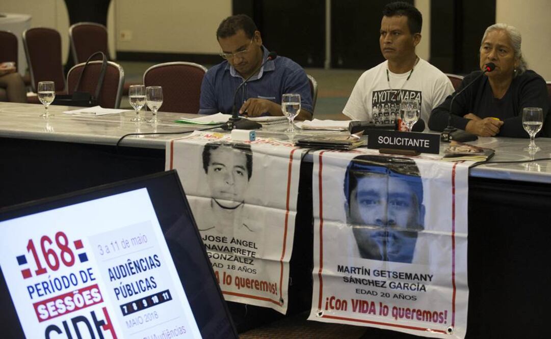 Joaquina García y Emiliano Navarrete, padres de dos de los 43 estudiantes desaparecidos en Ayotzinapa. Foto: EFE