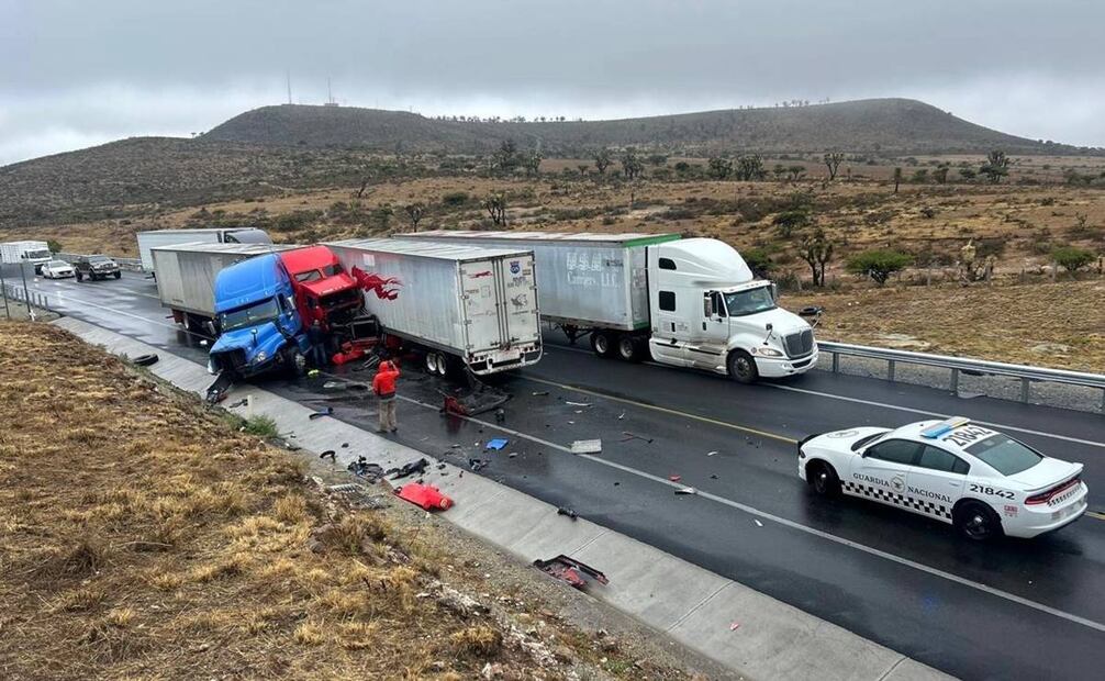 Las lluvias en las carreteras federales generaron dos accidentes sobre la carretera federal 45 Zacatecas-Aguascalientes. Foto: especial