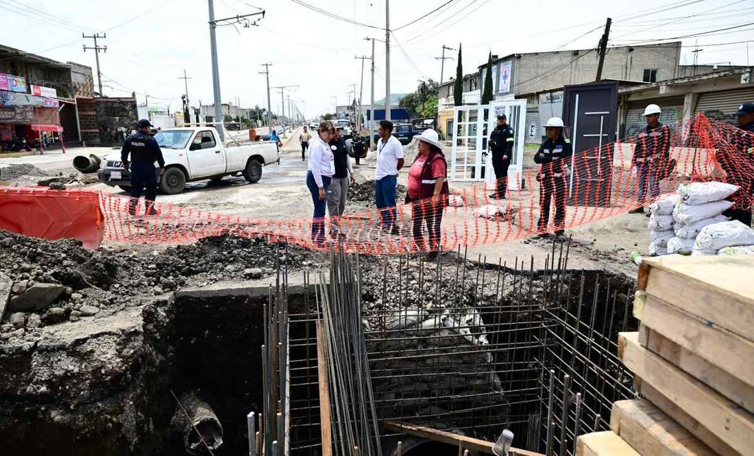 Gómez Álvarez (Morena) supervisa el Colector Chalco, obra hidráulica de 1.8 km que reduce inundaciones. (28/05/25) Foto: Especial