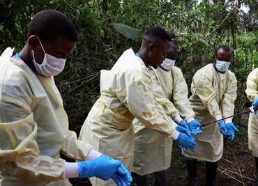 Muere niña congoleña de 9 años que dio positivo de ébola en Uganda