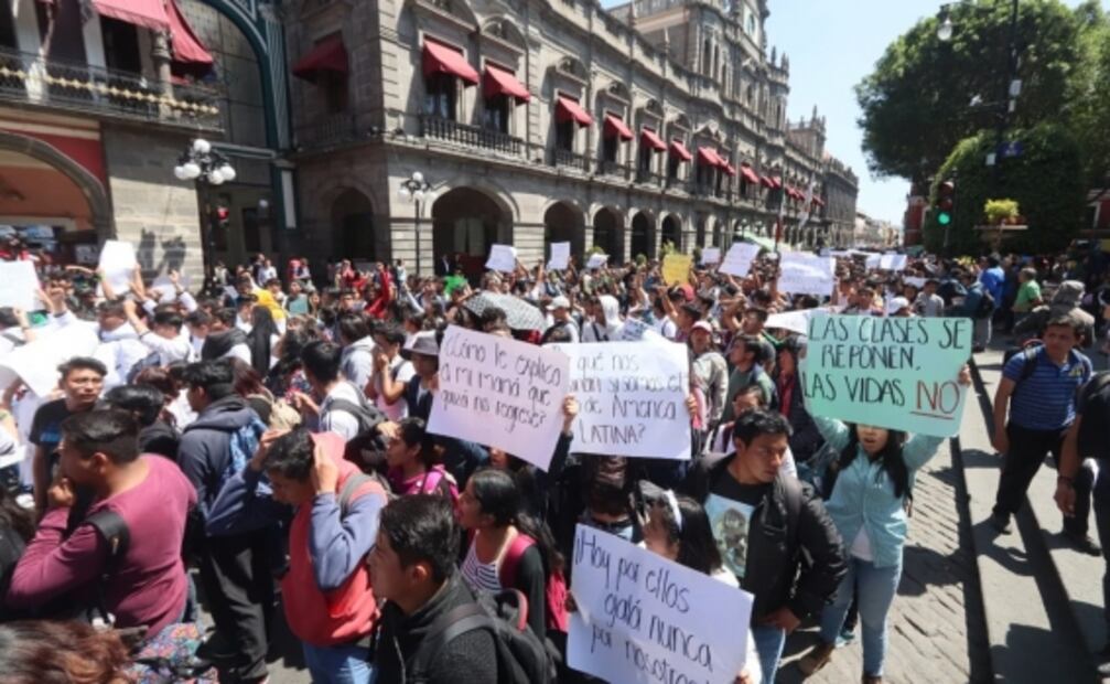 Se suman a protestas Instituto y Universidad Tecnológica de Puebla por asesinato de estudiantes