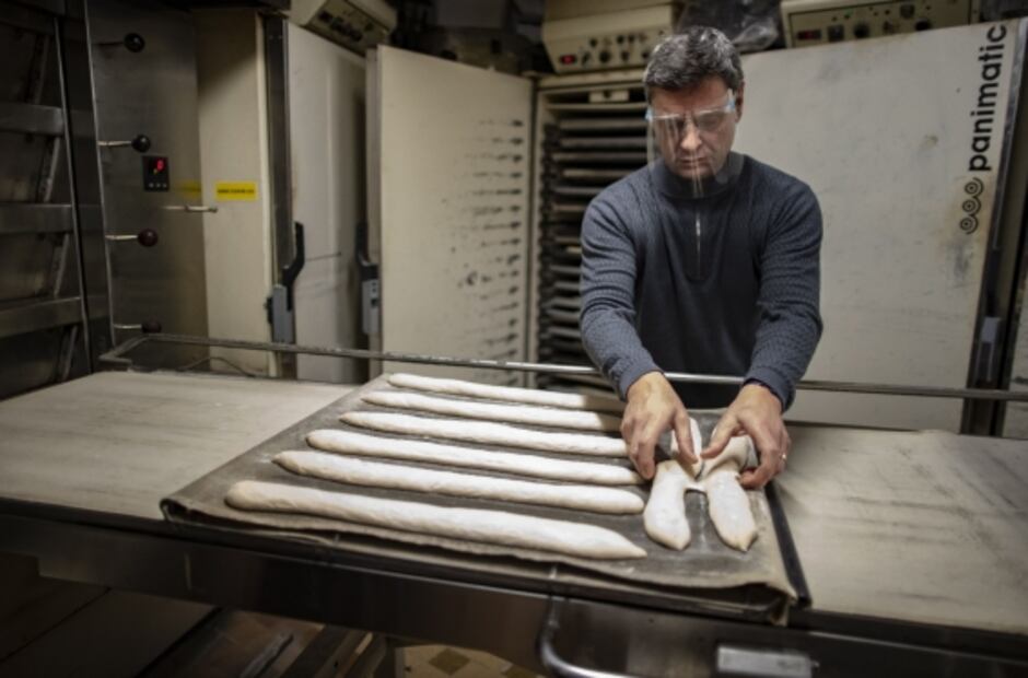 La baguete vs. el tejado parisino: una competencia por la declaración patrimonial de la Unesco