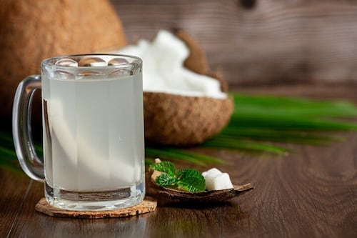 Sueros y bebidas para sobrevivir la resaca de la noche mexicana