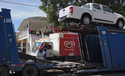 Normalistas reanudan “toma” de vehículos en Oaxaca