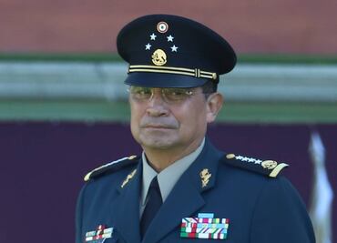 Luis Cresencio Sandoval hace lo mismo que Emilio Lozoya: Viaja en avión exclusivo contra huachicoleo