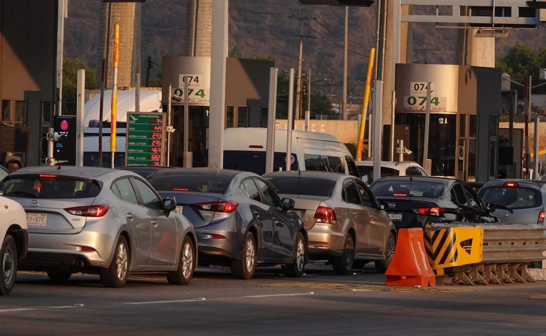 Aspectos de la caseta de la autopista México-Cuernavaca durante el pasado Jueves Santo. Foto: Rogelio Morales/ Cuartoscuro