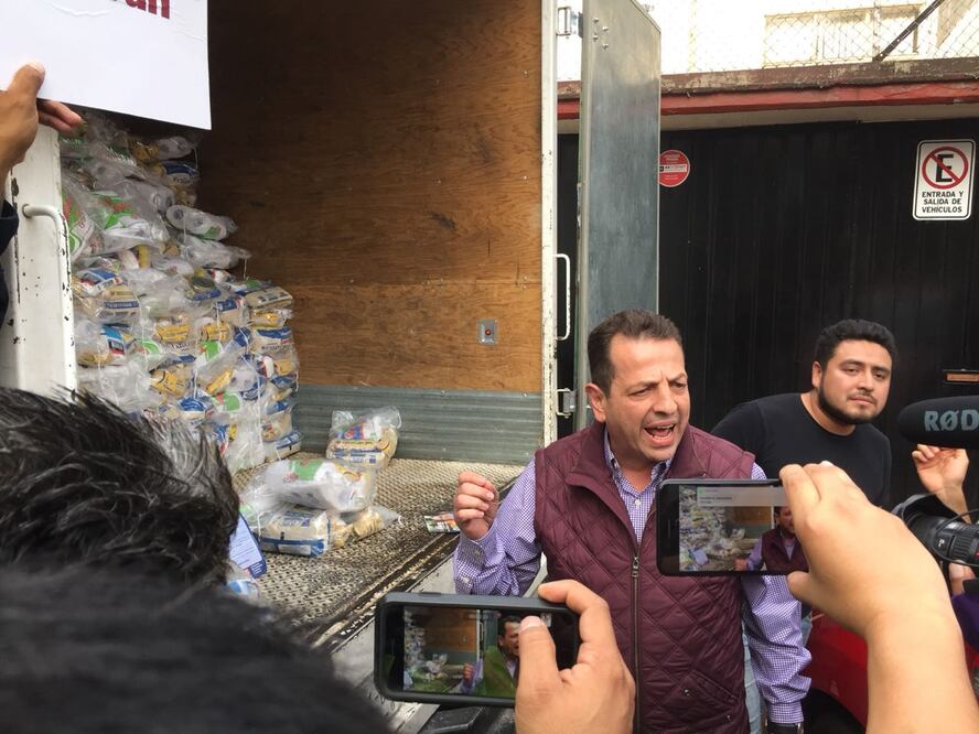 "En las narices de los damnificados aquí en la colonia Portales están haciendo esto, no tienen escrúpulos", criticó Fadlala Akabani. FOTO: Especial