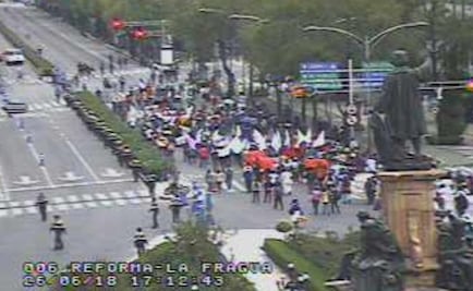 Marcha sobre Paseo de la Reforma complica tránsito vehicular