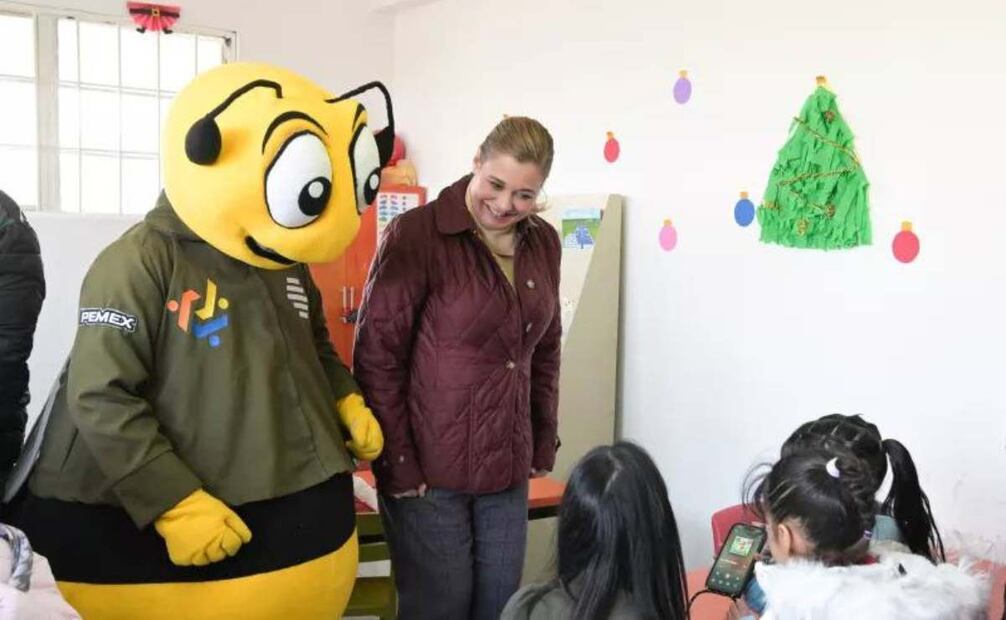 Maru Campos participó en algunas de las clases que diariamente toman las y los niños en este espacio. Foto: especial