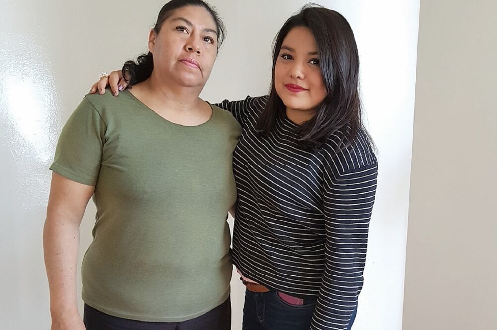 Ana Karen, quien padece diabetes, agradece a su mamá porque, dice, “no me ha abandonado: si caigo, ella cae conmigo y juntas nos levantamos”. Foto: CORTESÍA