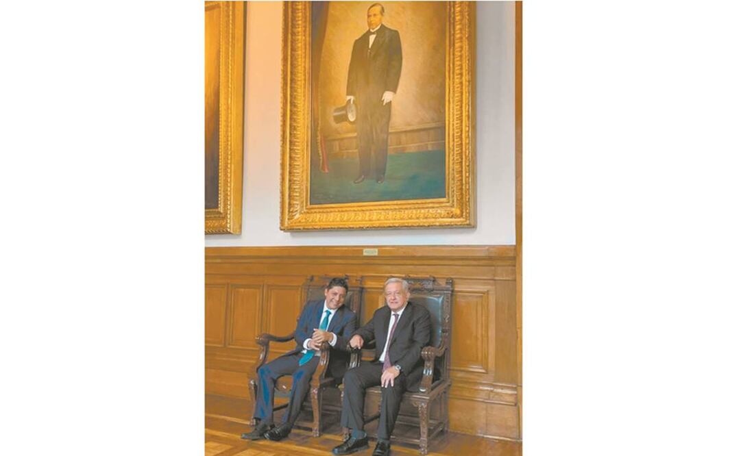 El Presidente y el gobernador electo de San Luis Potosí (izq.) conversaron acerca de los programas de Bienestar. Foto: Presidencia