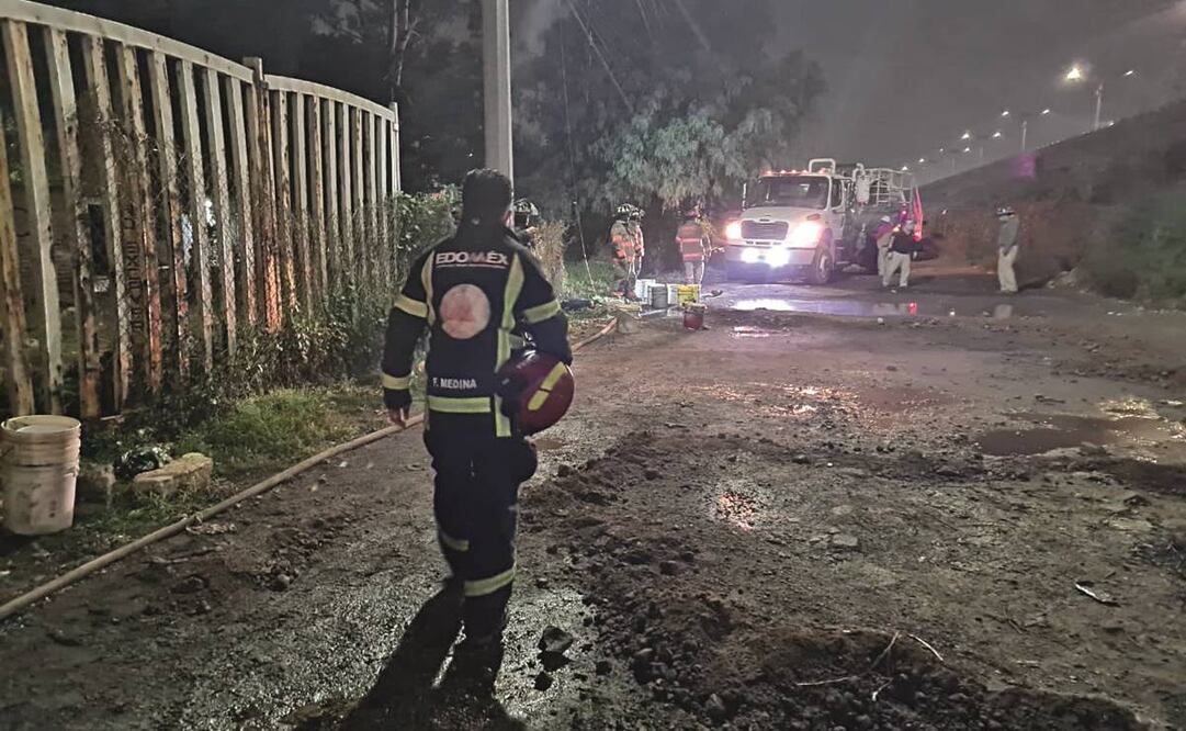 Los reportes indican que a las 02:00 horas del miércoles, los cuerpos de emergencia fueron alertados por una fuga en un ducto de Pemex. Foto: Especial.