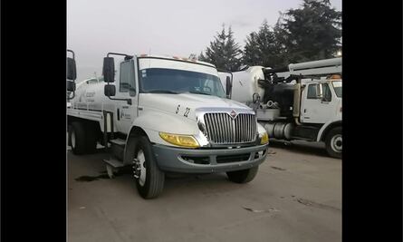 Pipa de SAPASA a alta velocidad atropella a perro en Atizapán de Zaragoza