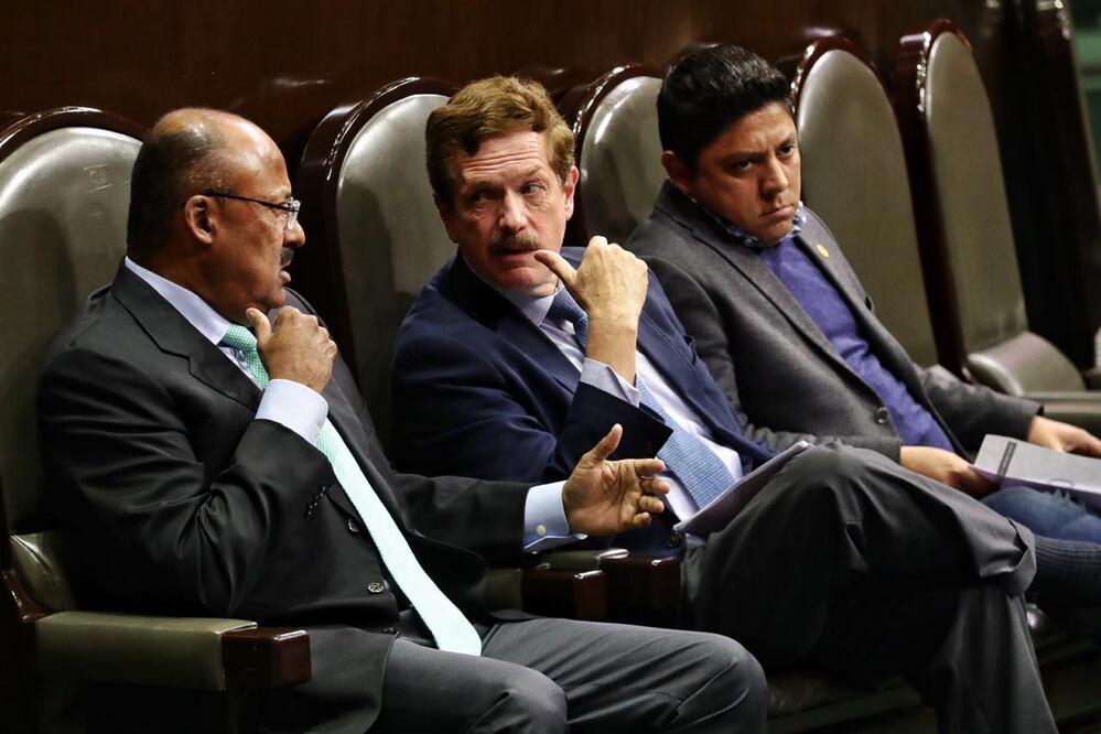 Coordinadores parlamentarios Juan Carlos Romero Hicks (PAN), René Juárez (PRI), Ricardo Gallardo Cardona (PRD) e Itzcóatl Tonatiuh Bravo (MC), presentaron una iniciativa de contrareforma educativa (DIEGO SIMÓN SÁNCHEZ. EL UNIVERSAL)