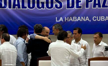 El mundo reacciona a tratado de paz entre Colombia y FARC