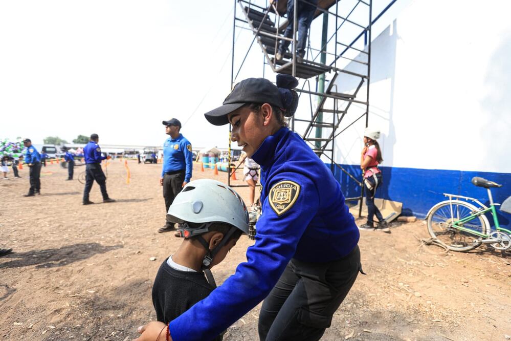 Familias de los policías de la SSC festejaron el Día del Niño en las instalaciones de la Policía Montada, en Iztapalapa. (Foto: Gabriel Pano)