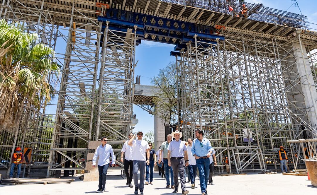 El Mandatario destacó la conexión que tendrá el sistema de transporte público de Nuevo León con el Tren del Norte.Foto: Cortesía