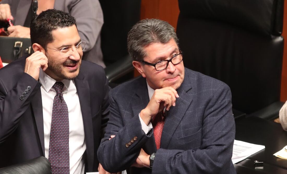 Ricardo Monreal y Martí Batres, durante la sesión del Senado de la República. Foto: Archivo/EL UNIVERSAL