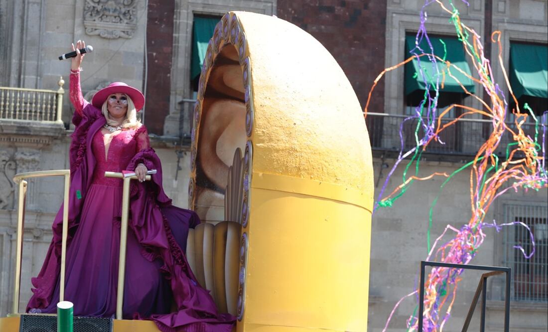 Durante su recorrido Laura León interpretó algunos temas. Fotos: Berenice Fregoso