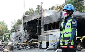 Explosión en planta aeroespacial deja 5 muertos en Corea del Sur; director asume que ocurrió durante la creación de armas