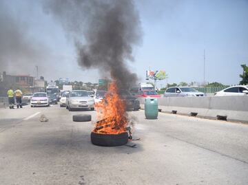 Bloquean Paso Exprés en Cuernavaca; exigen libertad de joven