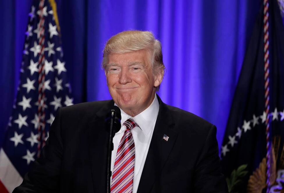 Trump busca impuesto del 20% a importaciones de México para pagar muro