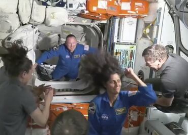 Astronautas inmovilizados en el espacio enfrentan nuevos desafíos por fallas con sus trajes espaciales