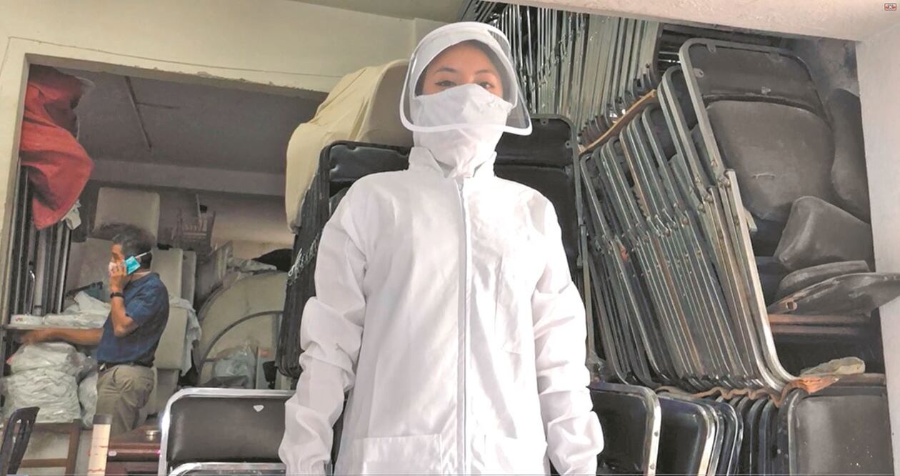 La bata está hecha con fibras textiles 100% naturales, contiene 150 gramos de algodón por metro y puede usarse hasta que deje de ser útil. JUSTINO MIRANDA/EL UNIVERSAL