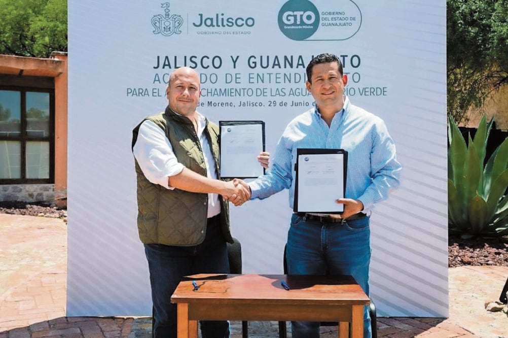 En el acuerdo firmado por los gobernadores Enrique Alfaro y Diego Sinhué Rodríguez se indica que Jalisco recibirá 76% y Guanajuato, 24% del líquido. Foto/Especial
