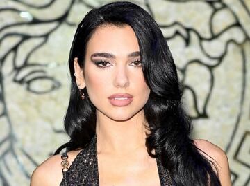 El sexy look de calaveras de Dua Lipa