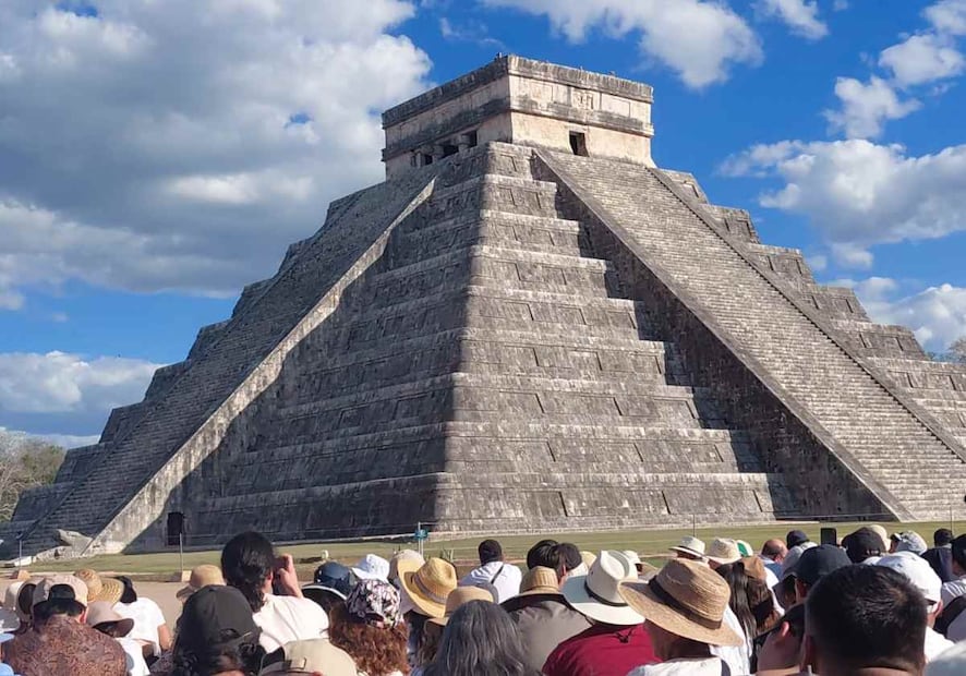 El conflicto entre artesanos y guías de turistas de la zona maya sigue sin solución. Foto: Especial