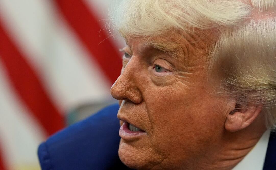 El presidente Donald Trump habla en la Oficina Oval de la Casa Blanca, el martes 20 de mayo de 2025, en Washington. Foto: AP