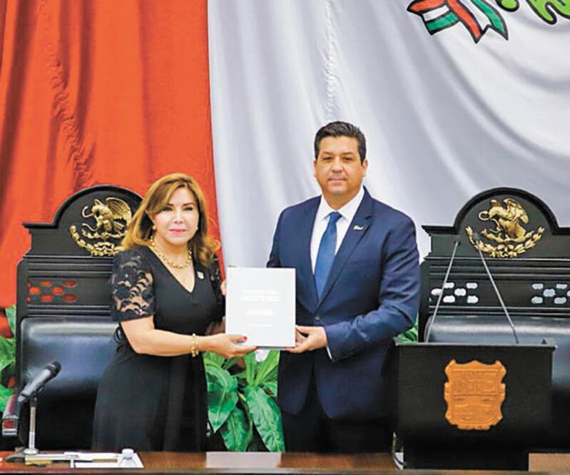 Francisco García Cabeza de Vaca entregó ayer al Congreso local su Cuarto Informe de Gobierno, el cual abarca sólo el último trimestre de 2019, debido a una reforma que indica que este ejercicio se hará en los primeros 15 días de marzo. Foto: Especial