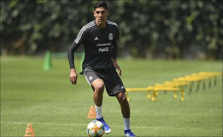 Aficionados de los Wolves desean a Edson Álvarez