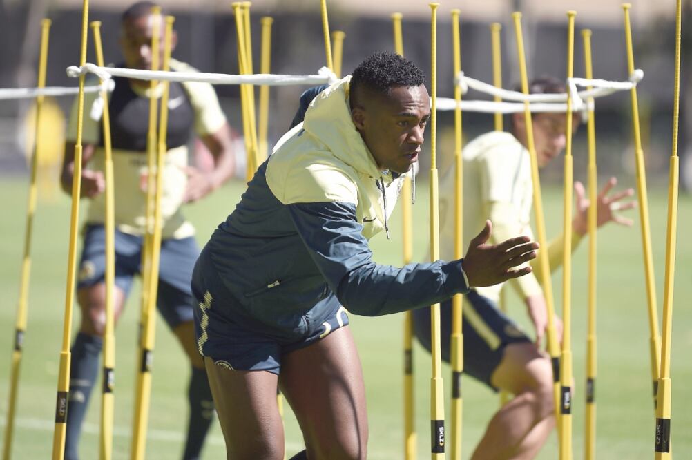 El volante ecuatoriano Renato Ibarra está en duda para ver acción mañana ante el Monterrey (IMAGO)