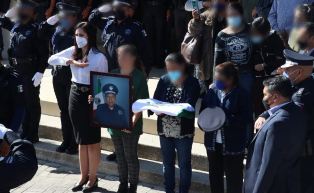 Dan último adiós a policía abatido en ataques a caseta policial en Guanajuato  