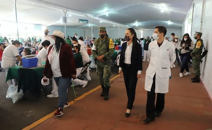 Sheinbaum supervisa vacunación en Campo Marte y Benemérita Escuela Nacional de Maestros 