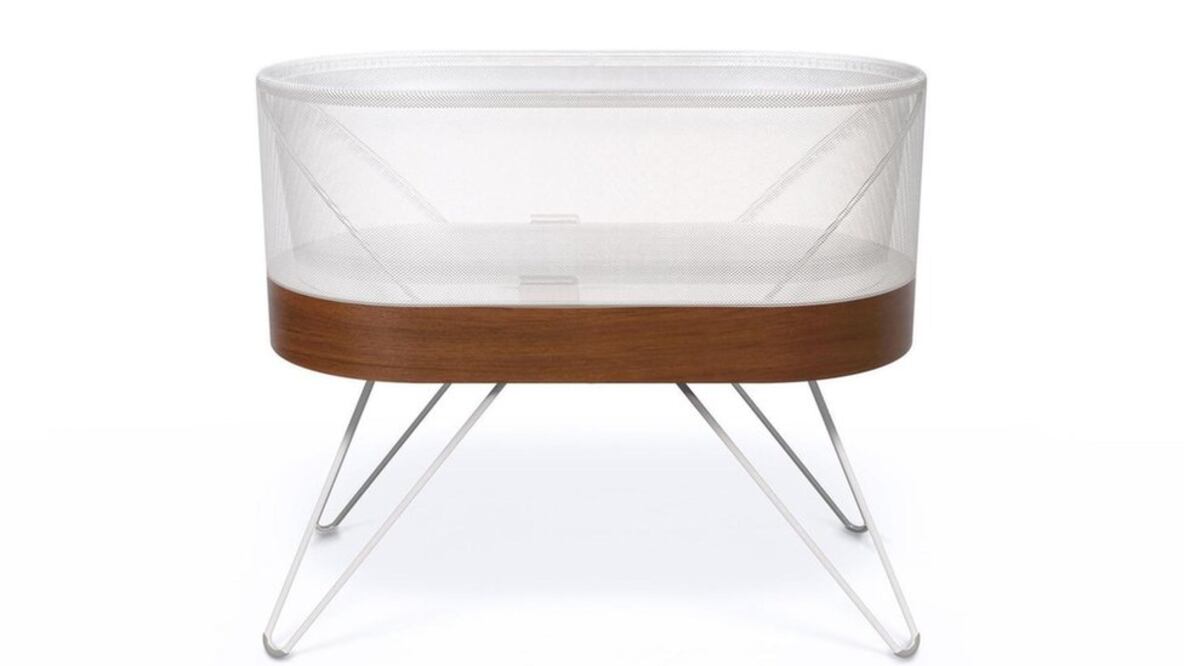 La revolucionaria cuna que mece y duerme a los bebés de manera automática